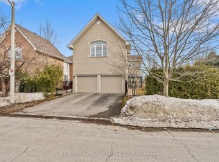 303 Parkin Cir, Ottawa, ON K1T 4G8