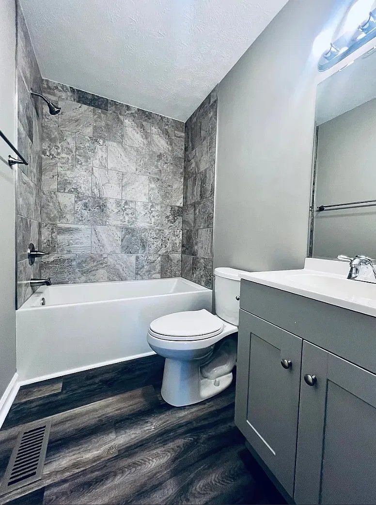 3 bed, 1350 sqft, $1,425 — Photo 1