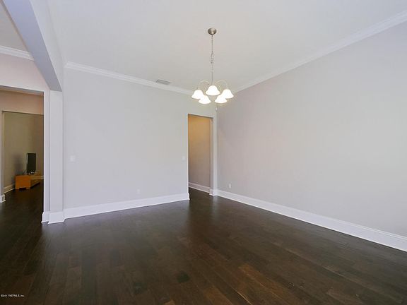 3rd image of 136 Eagle Rock Dr