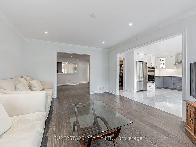 71 Landsdown Cres — Photo 7