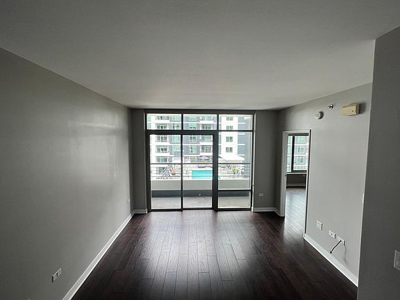 2nd image of 425 W Beech St Unit 1006