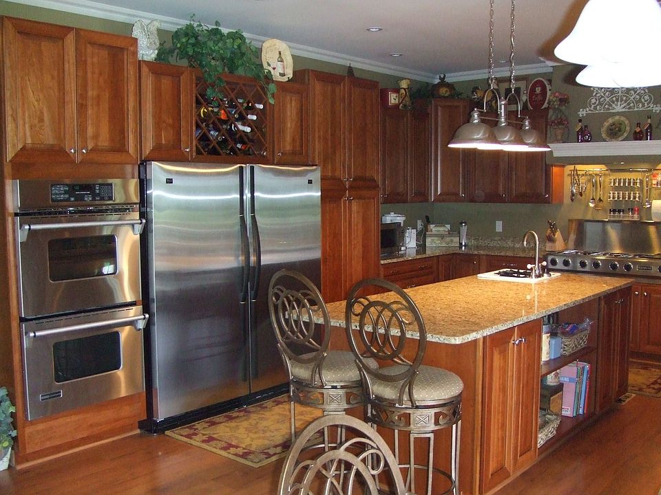 Kitchen-Over 5ft of Fridge/Freezer and Convection Double oven