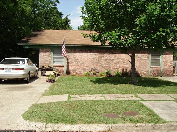 2111-2113 Magnolia