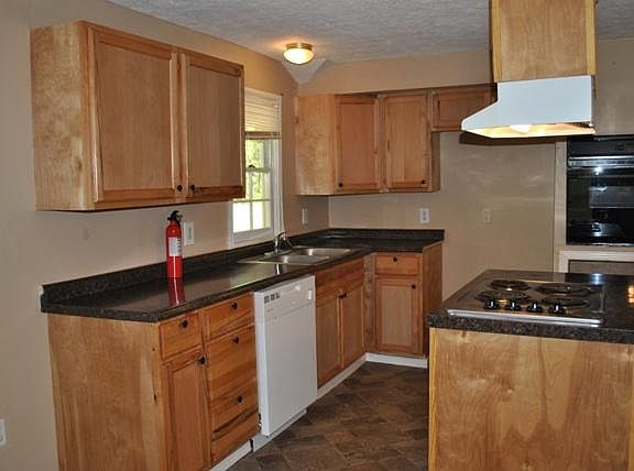 3rd image of 48 Cloudland Dr