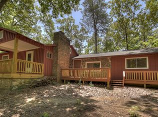 355 Lake Cove Cir, Morganton, GA 30560