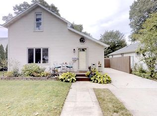 216 N Wiggs St, Griffith, IN 46319