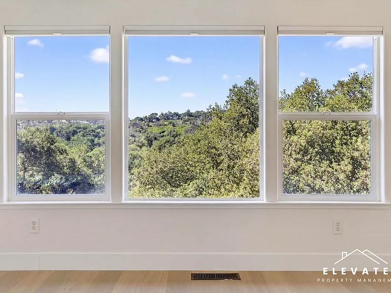 9400 Chalk Hill Rd — Photo 6