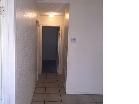 2nd image of 4003 Sunrise Bluff Dr