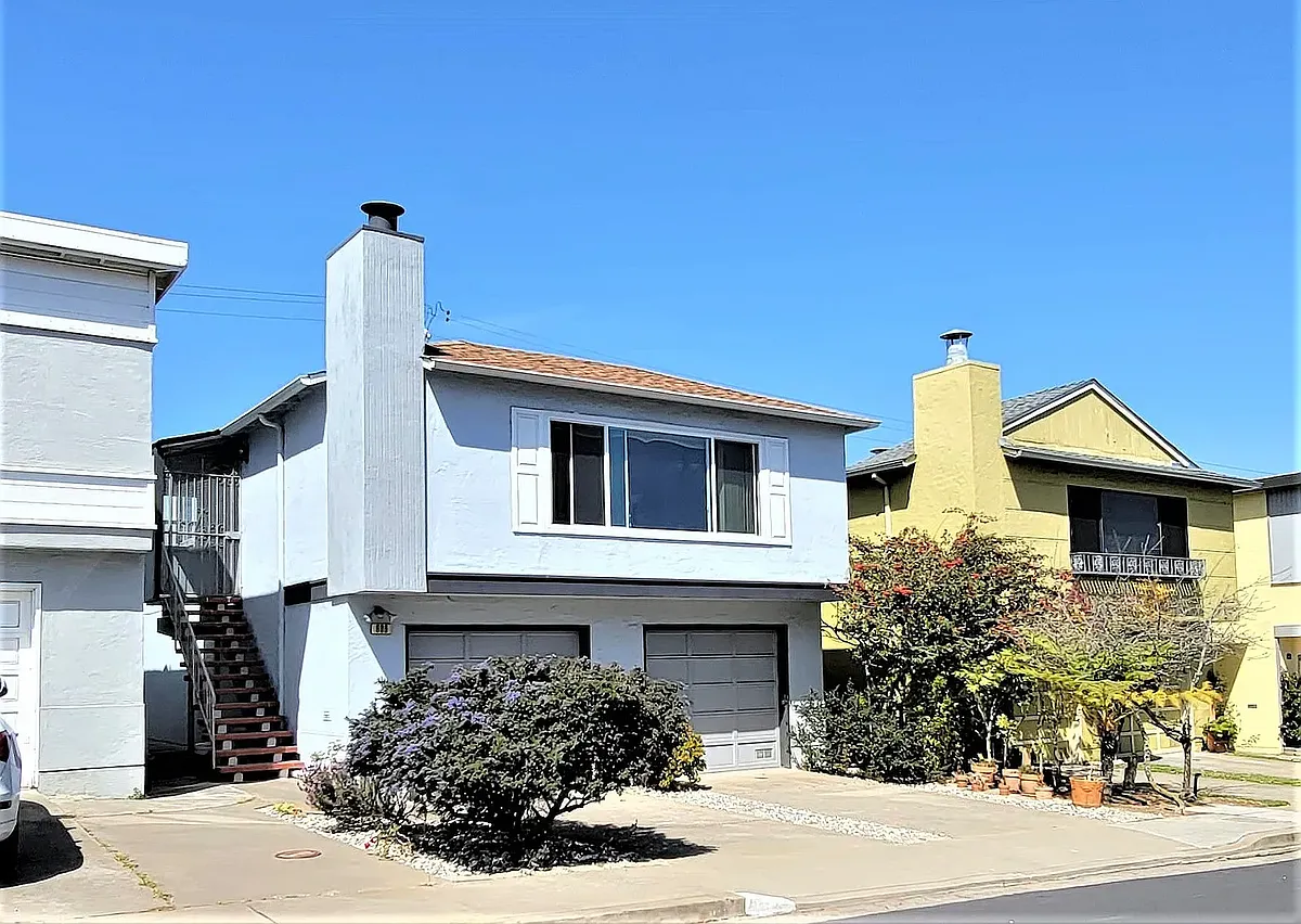 Building Photo - 606 S Hill Blvd