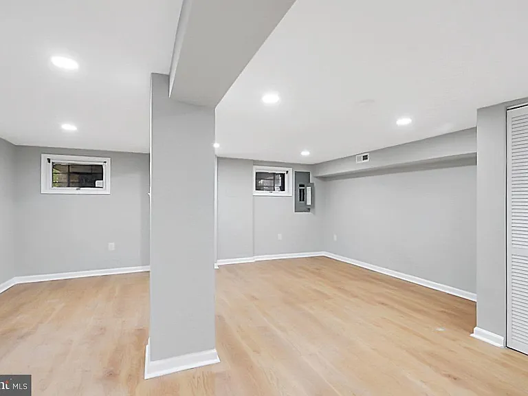 727 Otis Pl NW — Photo 14
