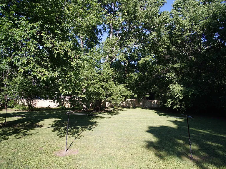 3700 Lealand Ln — Photo 2