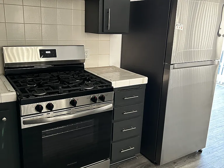 1936 Whitley Ave #201 — Photo 6