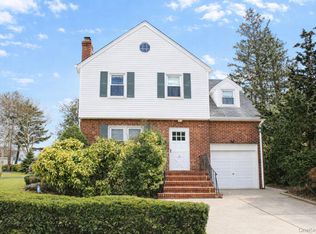 22 Hathaway Drive, Garden City, NY