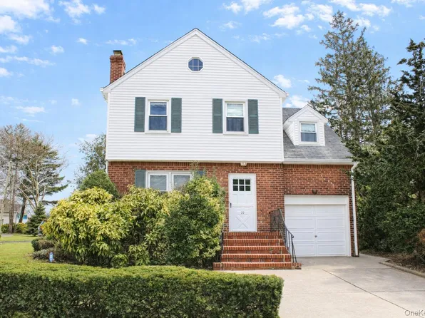 22 Hathaway Drive, Garden City, NY 11530