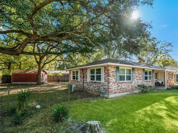 215 E Pecan St, Ponchatoula, LA 70454