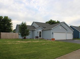 704 Pintail Ln, Genoa City, WI 53128