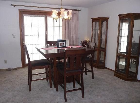 2nd image of 900 10th St NW