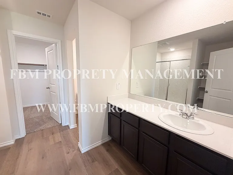 329 Thoroughbred St — Photo 17