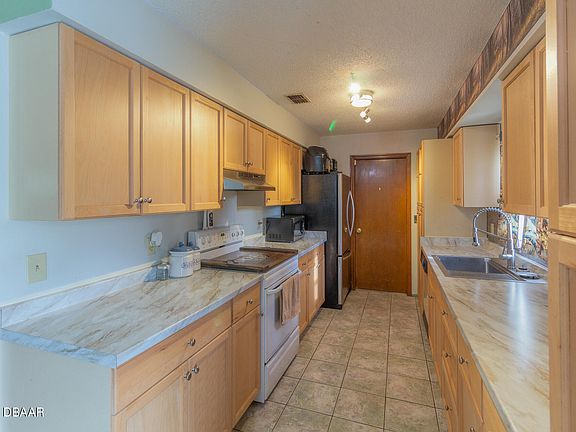 2nd image of 2333 Fern Palm Dr