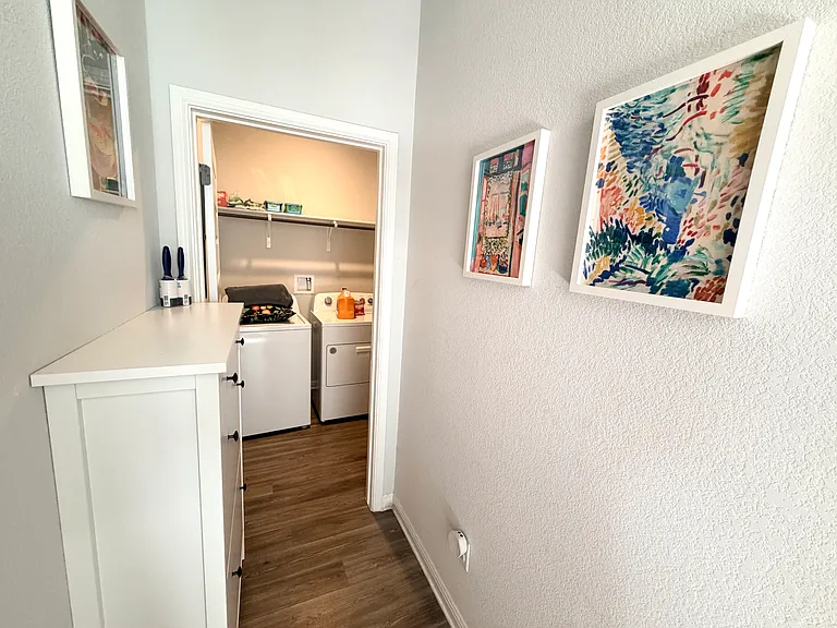 2401 Amara Levi Ln — Photo 27