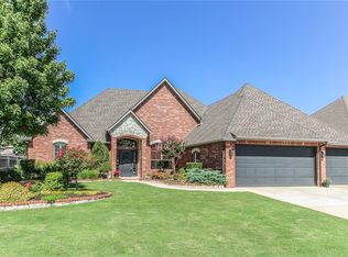 3109 White Cedar Dr, Moore, OK 73160
