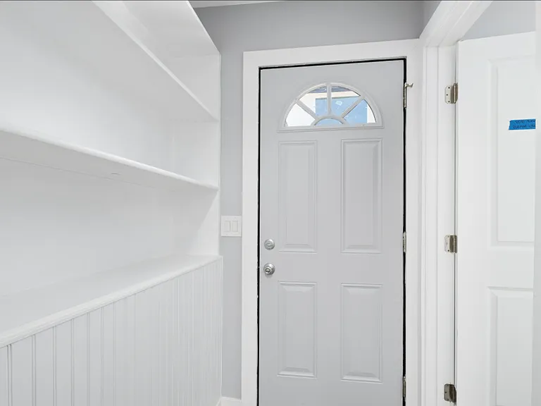 7913 Milton Ave — Photo 11