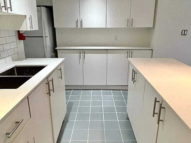 375 Palmerston Blvd #LOWER — Photo 4