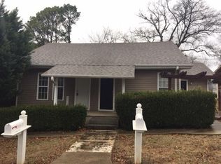 306 W Limestone St #B, Florence, AL 35630