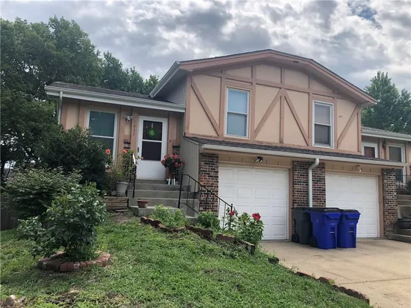 12827 S Blackfoot Dr, Olathe, KS 66062