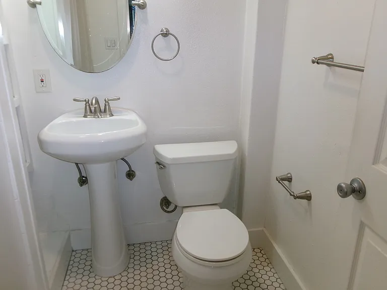 23 W Mission St #B — Photo 10