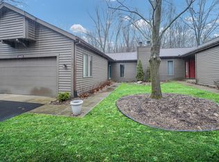 2425 Highpointe Dr, Kalamazoo, MI
