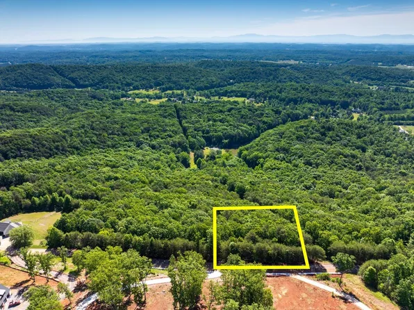 8100 Balata Dr #8100, Ooltewah, TN 37363