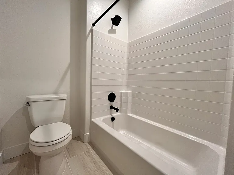 2827 E Colina Dr — Photo 13