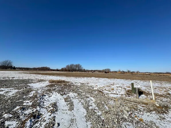 28 Blue Bird Pie Rd, Mitchell, IN 47446