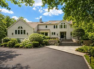 2 Choctaw Ln, Greenwich, CT 06831