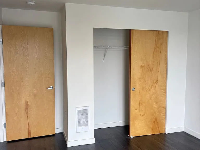 Brooklyn Apartments — Photo 17