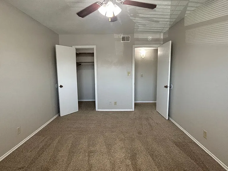 915 N 48th Ave — Photo 19