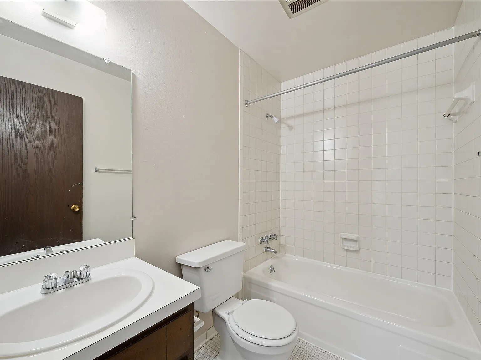 Parkside Apartments — Photo 3