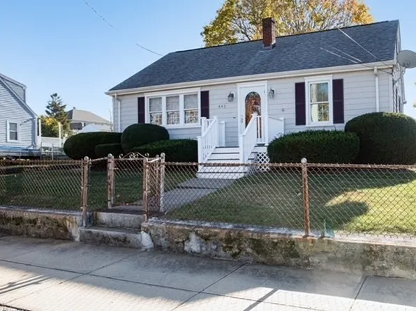 445 King Philip St, Fall River, MA 02724