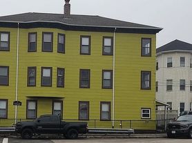 223 Cambridge St, Worcester, MA