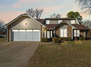 1605 Woodlawn Dr, Miami, OK 74354