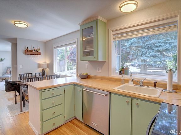 3rd image of 14220 80th Ave NE