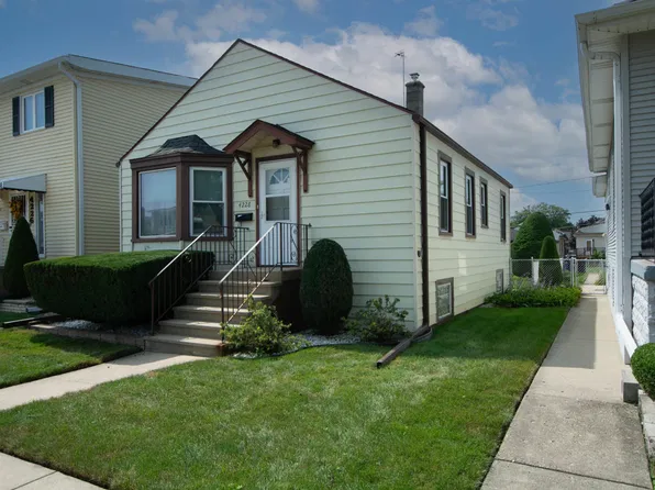 4228 N Overhill Ave, Norridge, IL 60706