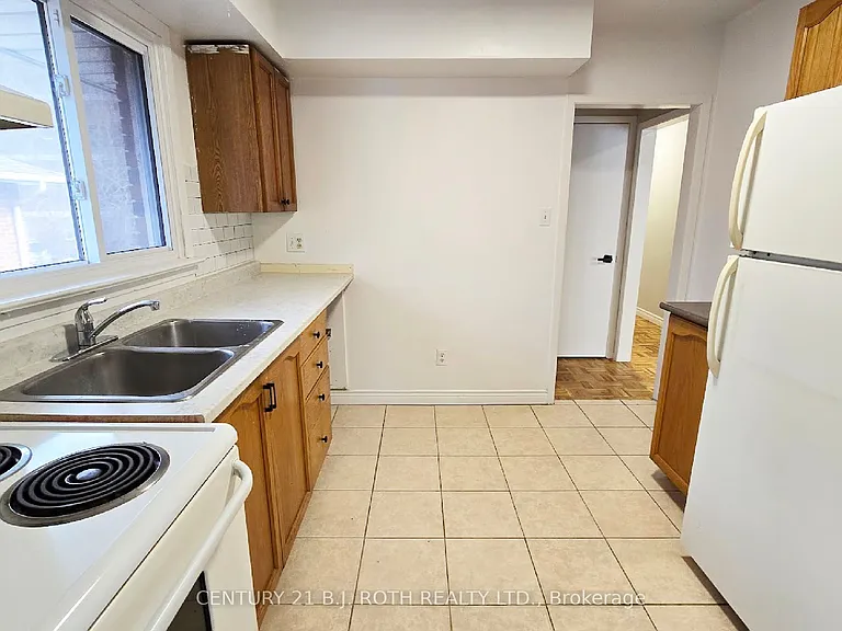 41 Bayview Dr #UPPER — Photo 11