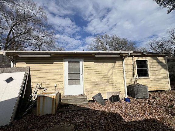 5th image of 2631 Mimosa Ave