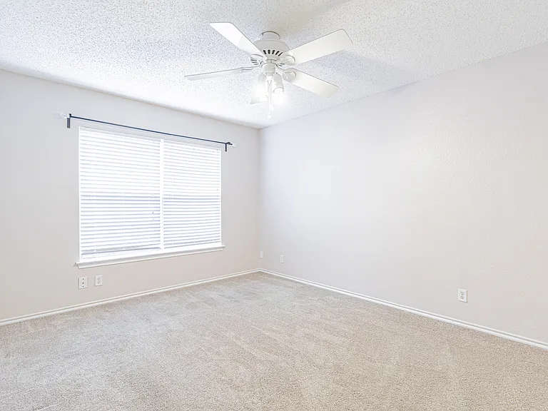 420 Ashley Park — Photo 25