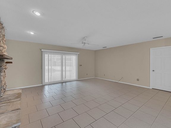 5th image of 968 Tall Pine Dr
