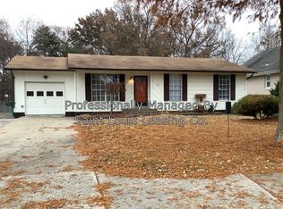 11718 Larimore Rd, Saint Louis, MO 63138