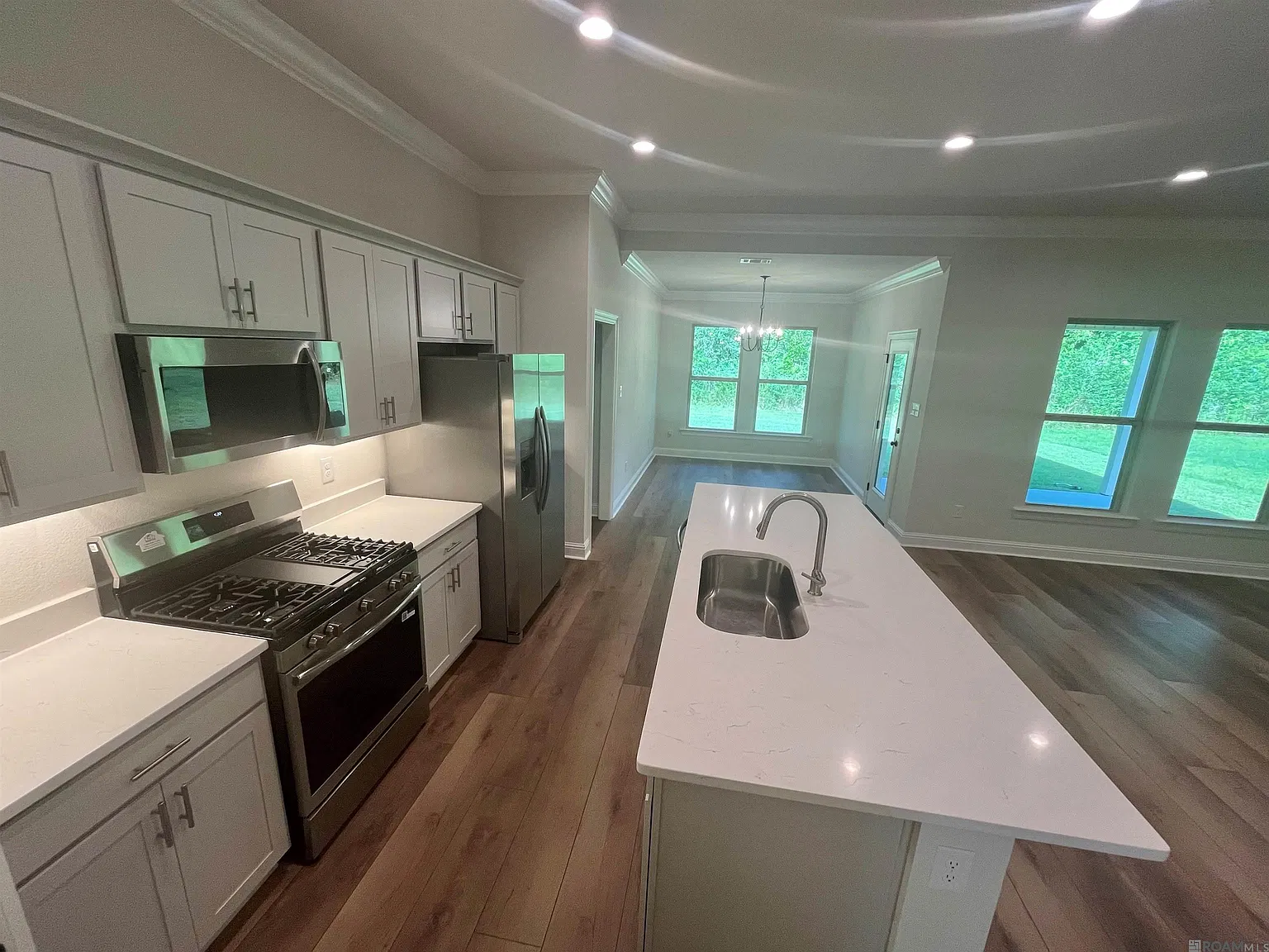 3 bed, 1825 sqft, $2,400 — Photo 4