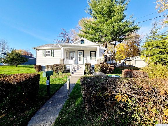 2nd image of 21 Van Dyke St